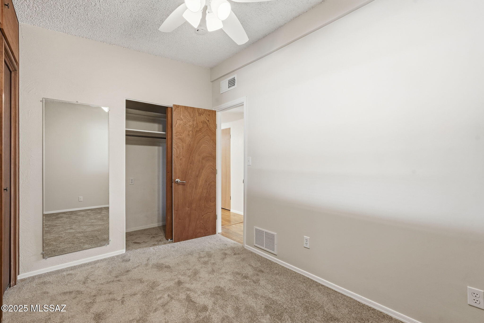 6950 E Hawthorne Street