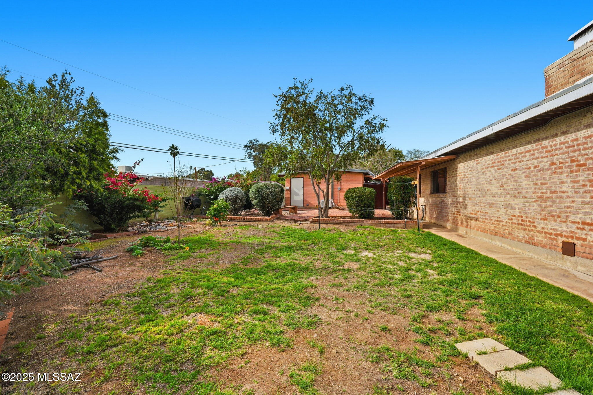 6950 E Hawthorne Street