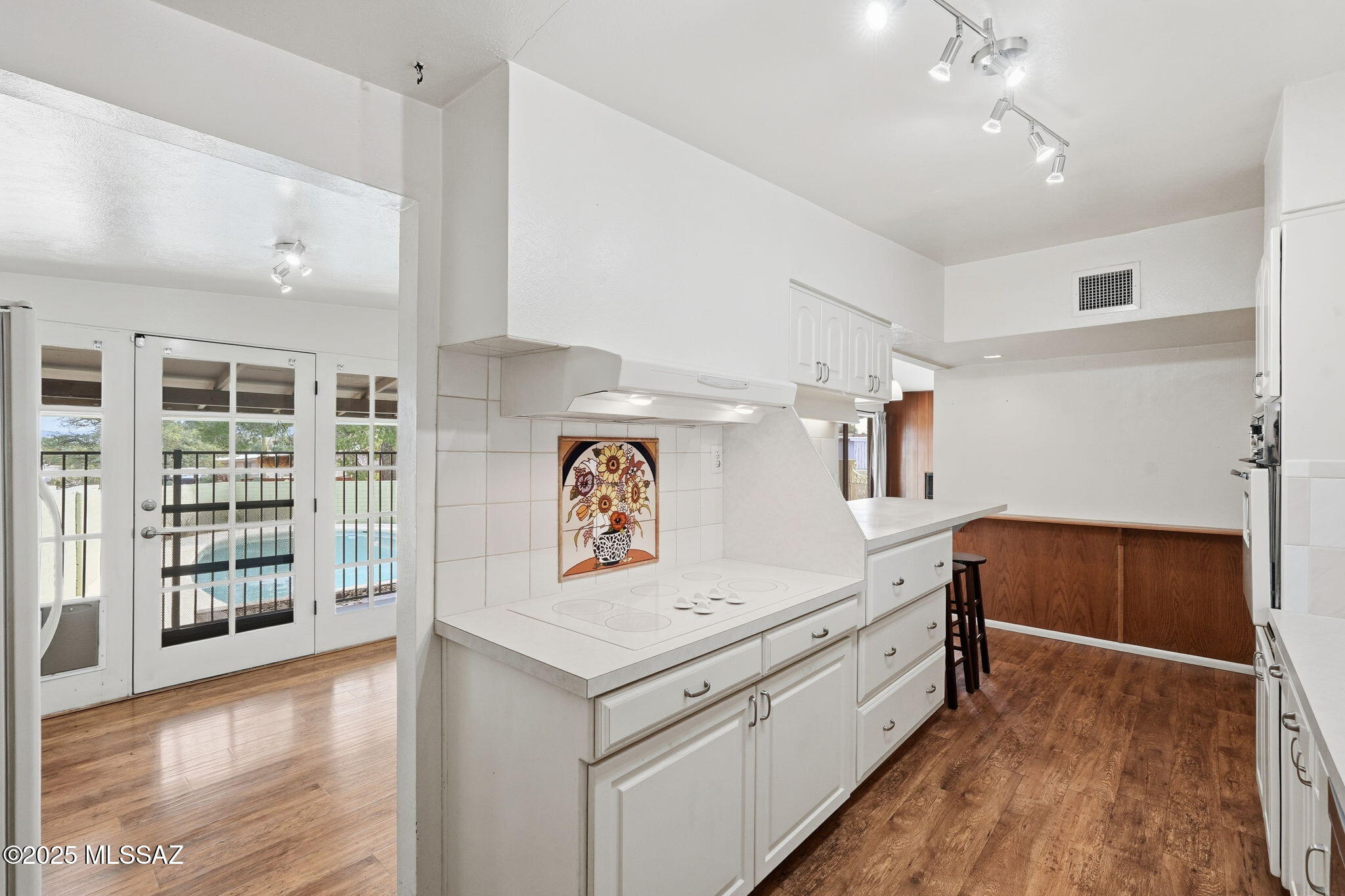 6950 E Hawthorne Street