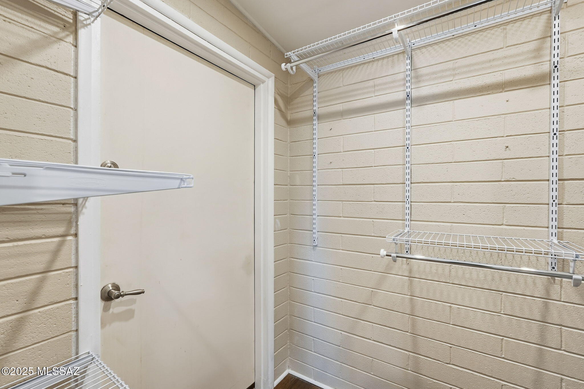 6950 E Hawthorne Street