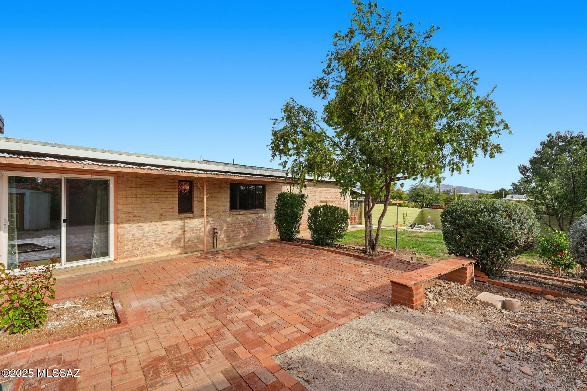 6950 E Hawthorne Street