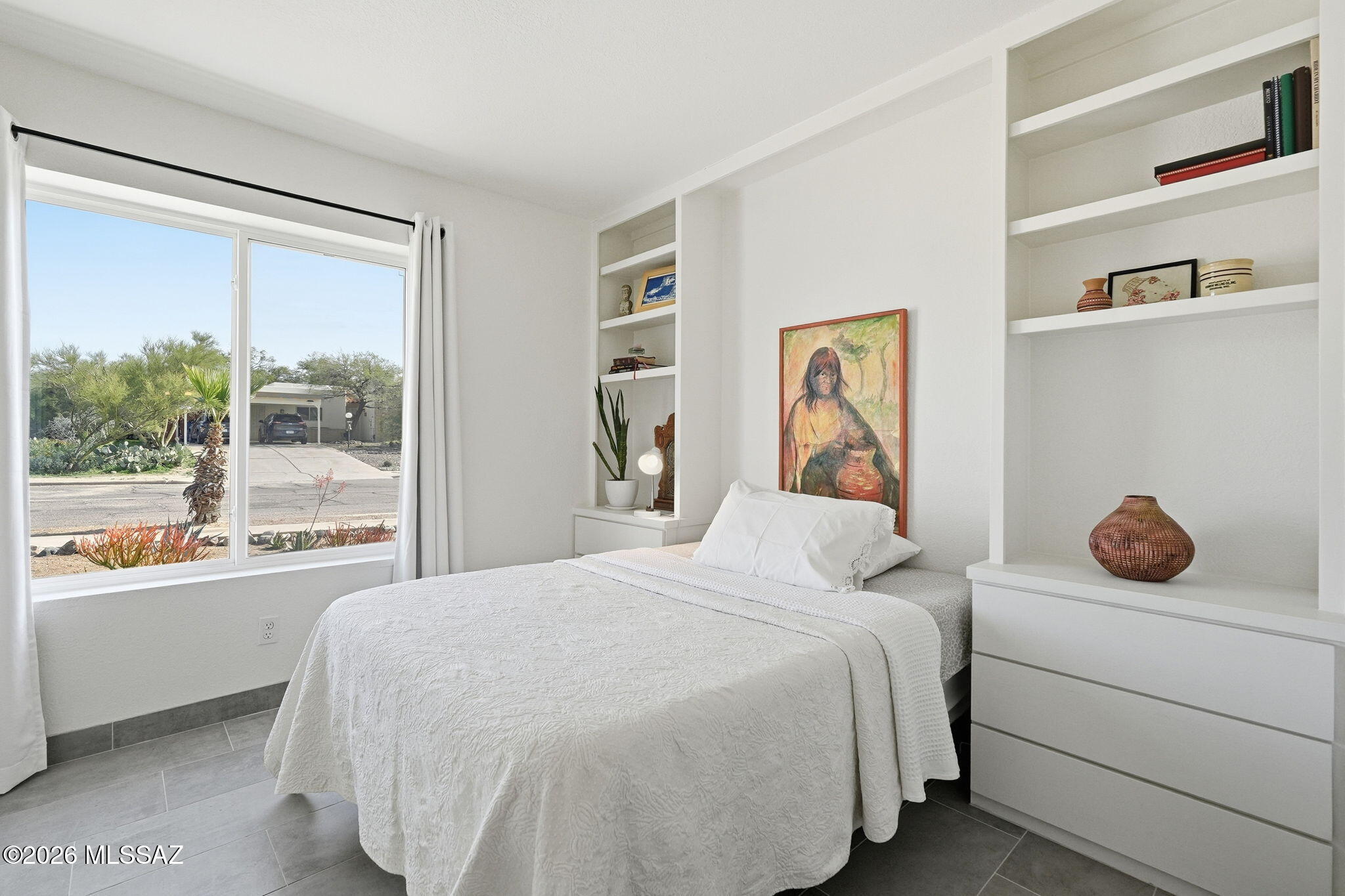 1422 S Desert Vista Drive