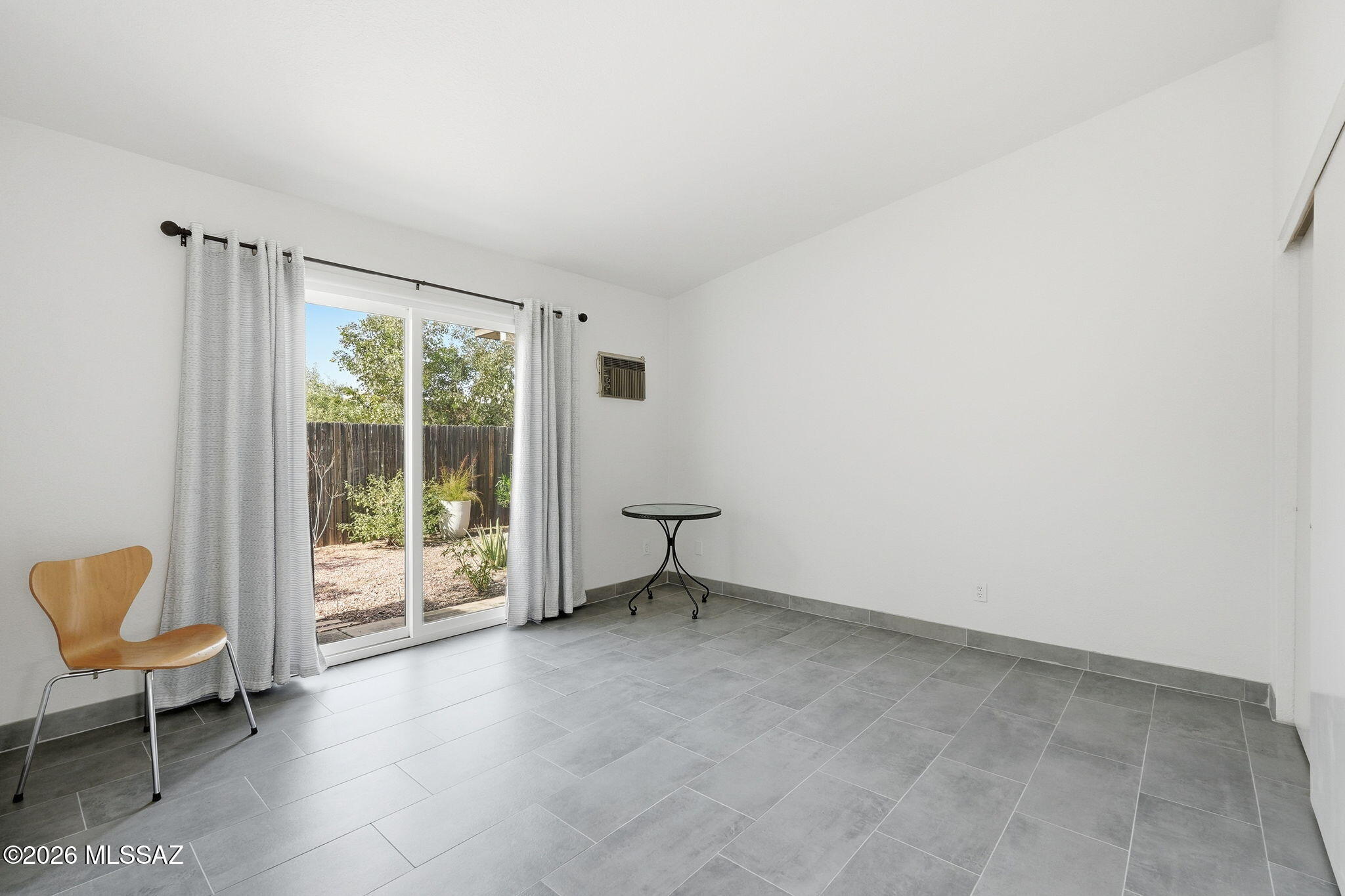 1422 S Desert Vista Drive