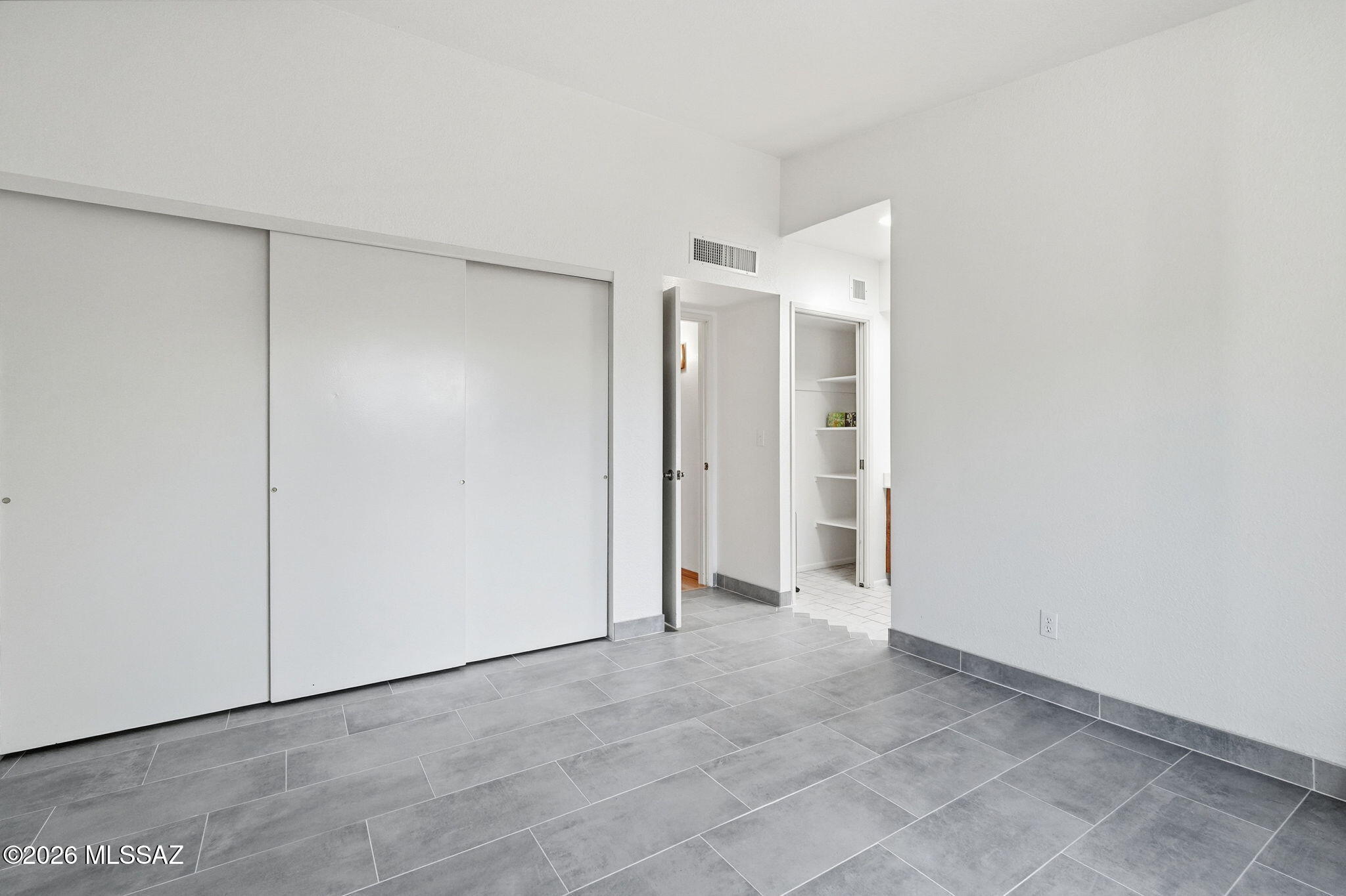 1422 S Desert Vista Drive