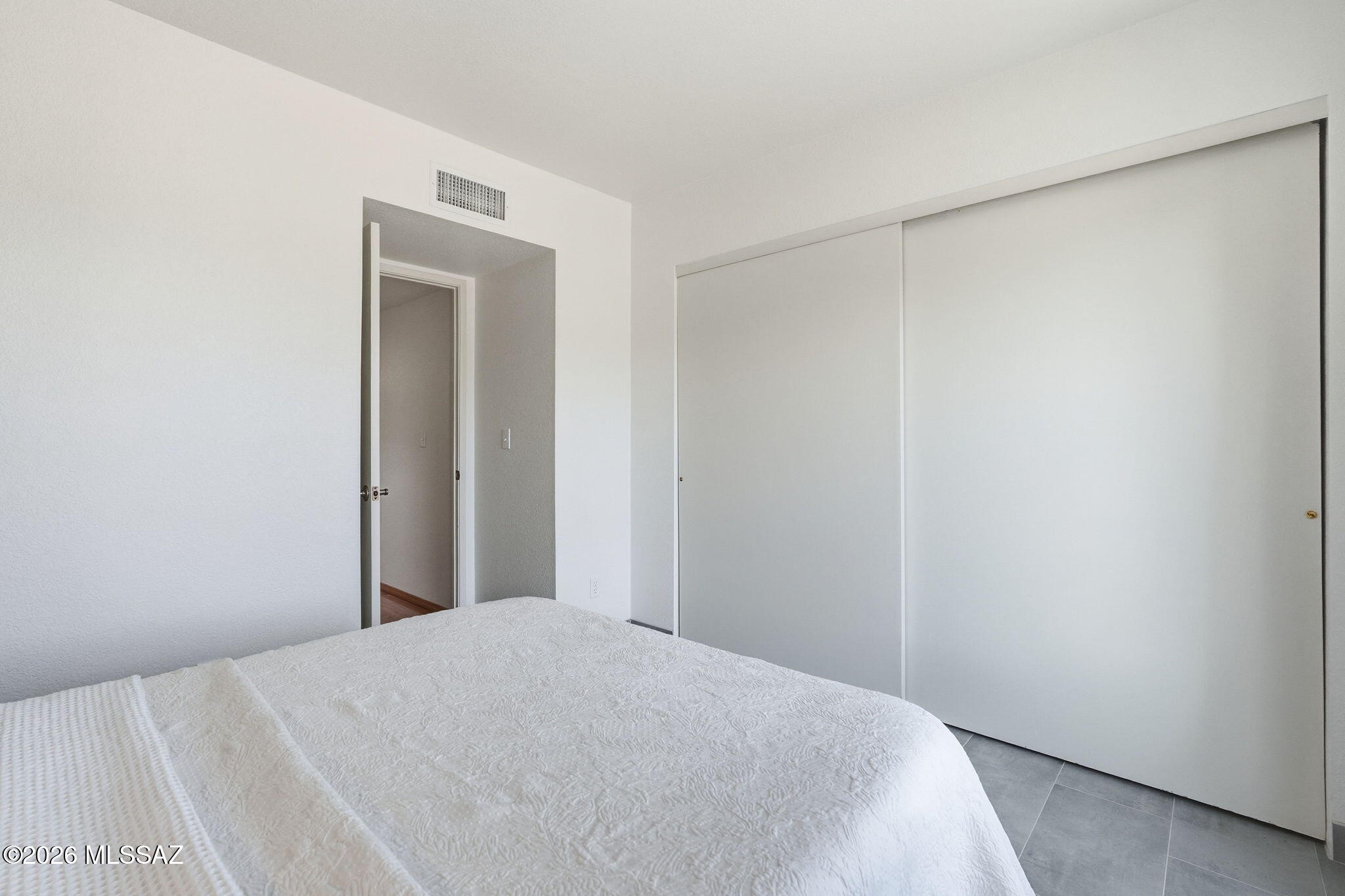 1422 S Desert Vista Drive