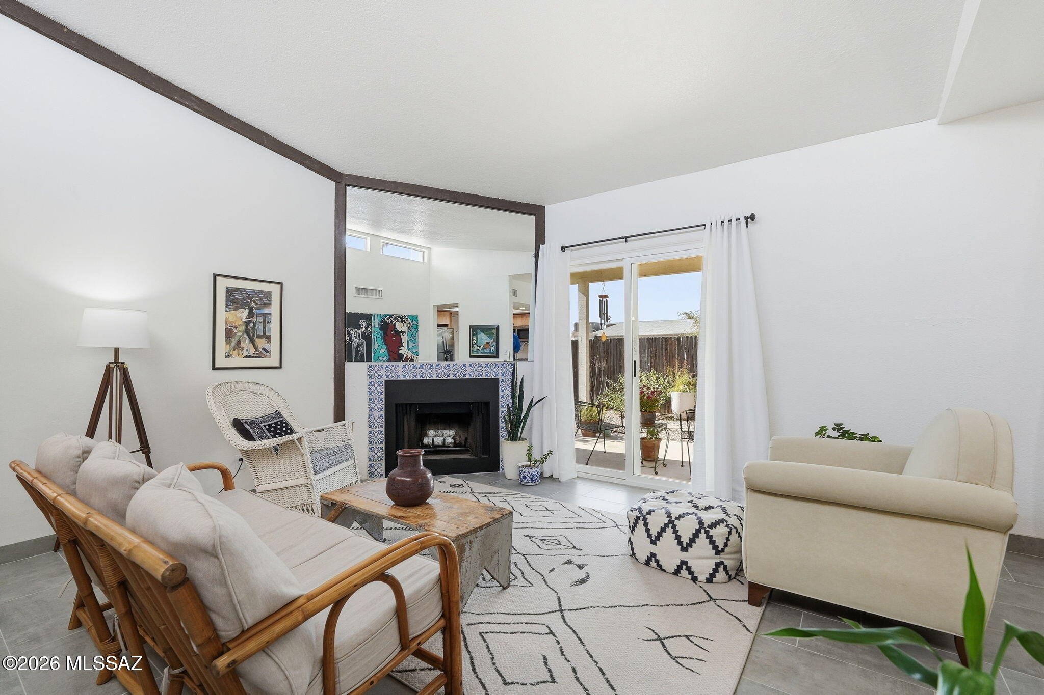 1422 S Desert Vista Drive