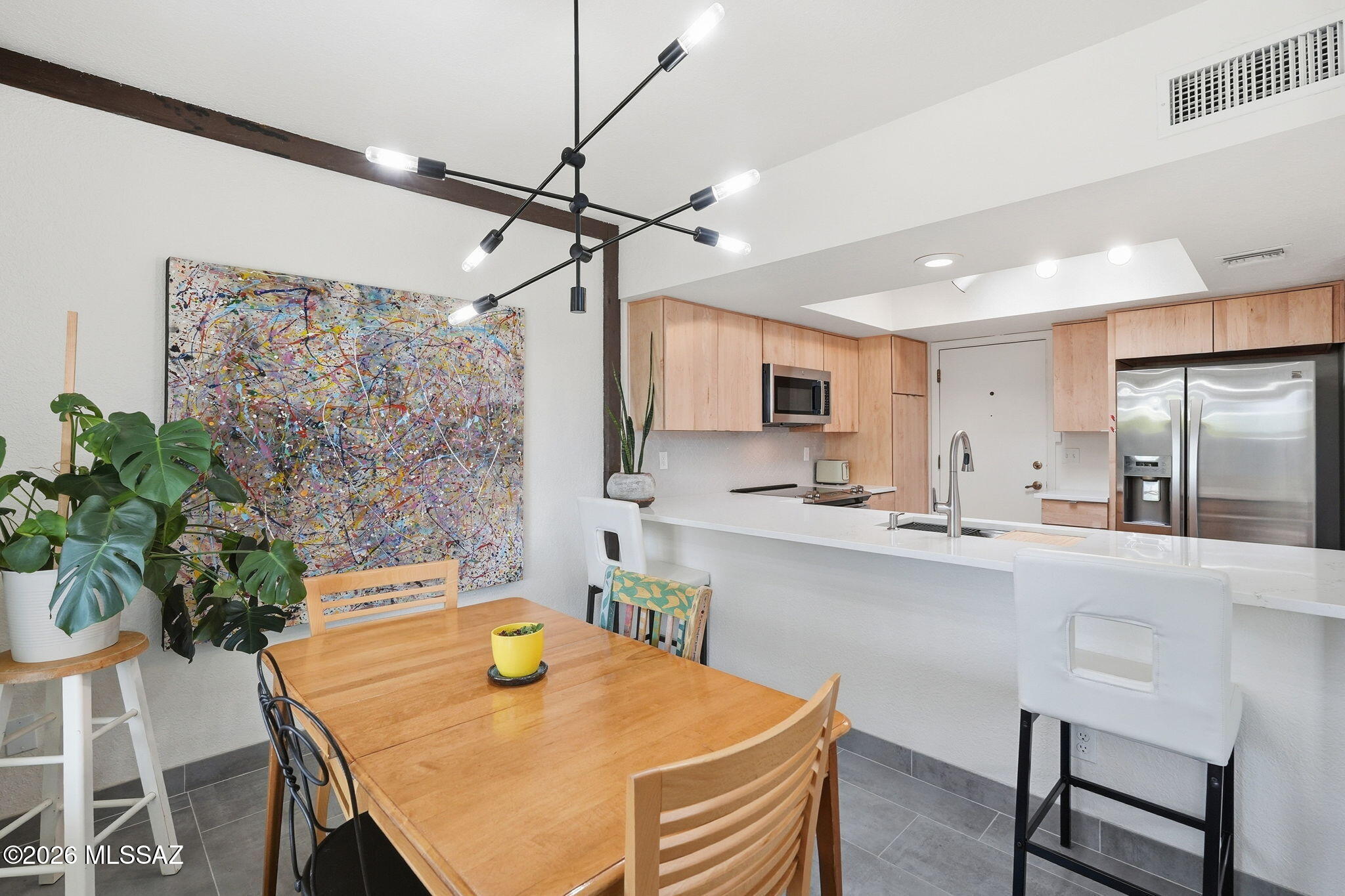 1422 S Desert Vista Drive