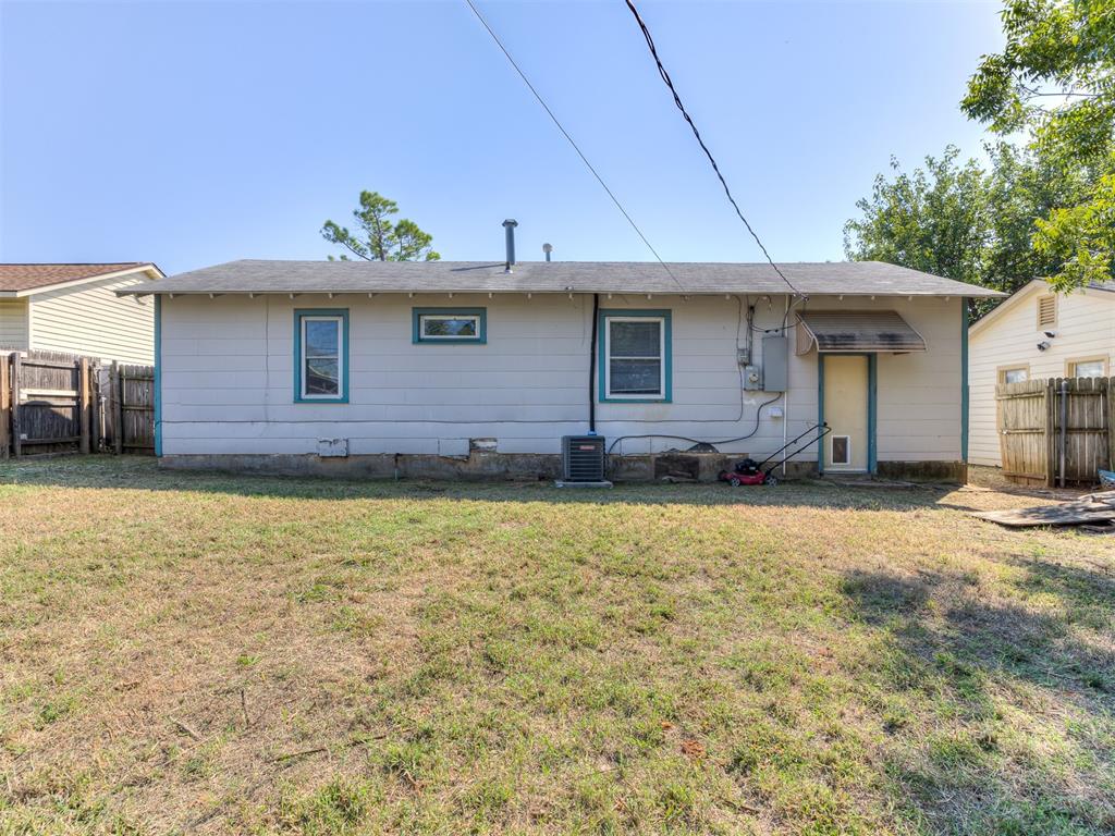 1033 Holly Lane