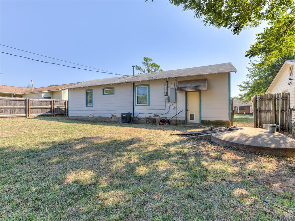 1033 Holly Lane