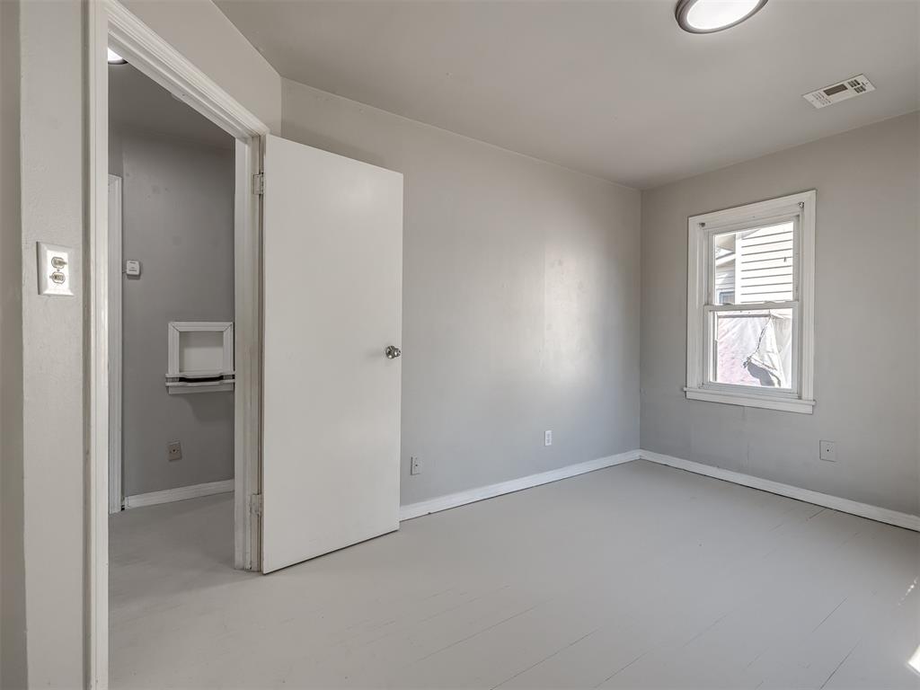 1033 Holly Lane
