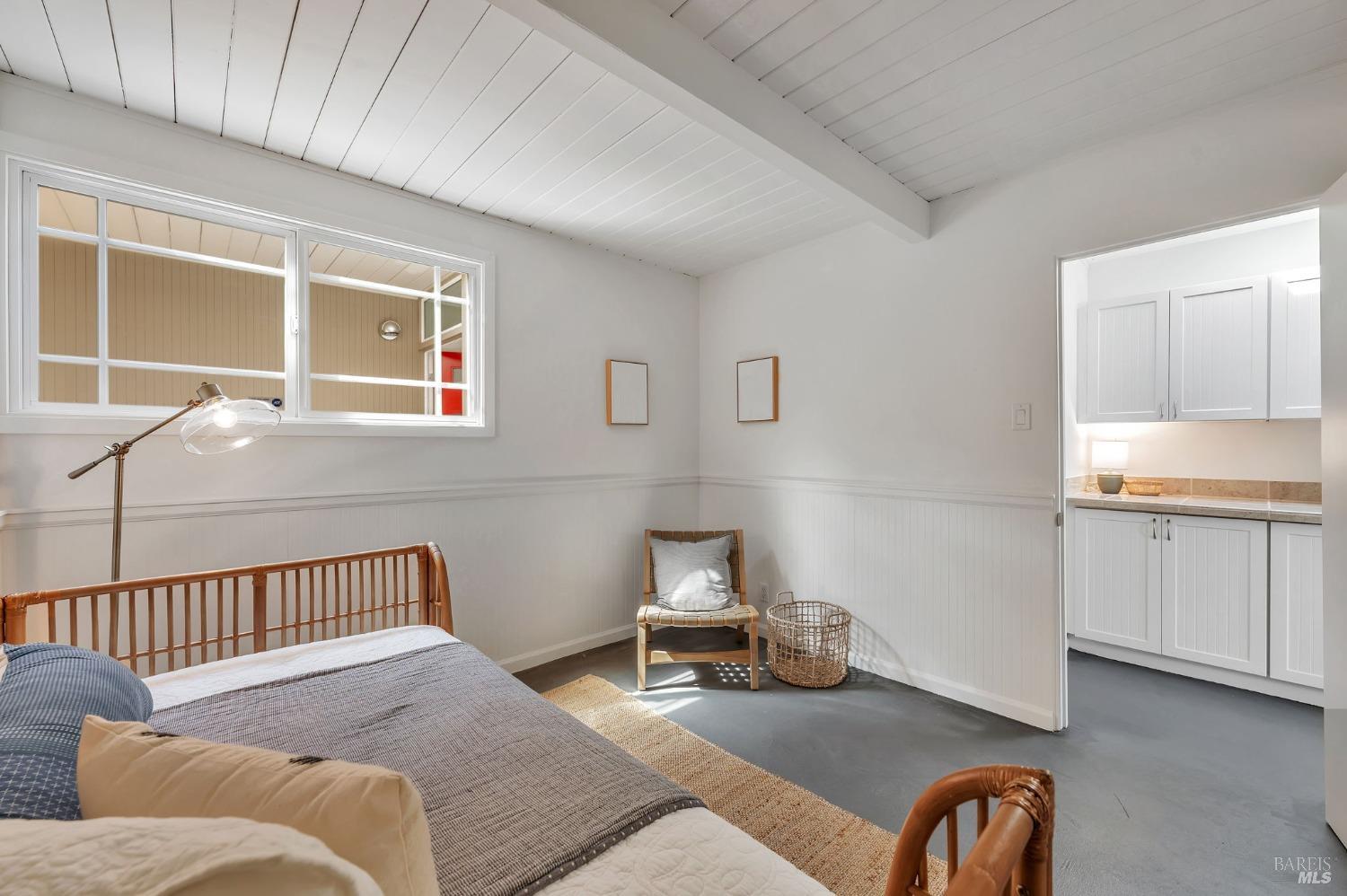 96 Golden Hinde Blvd