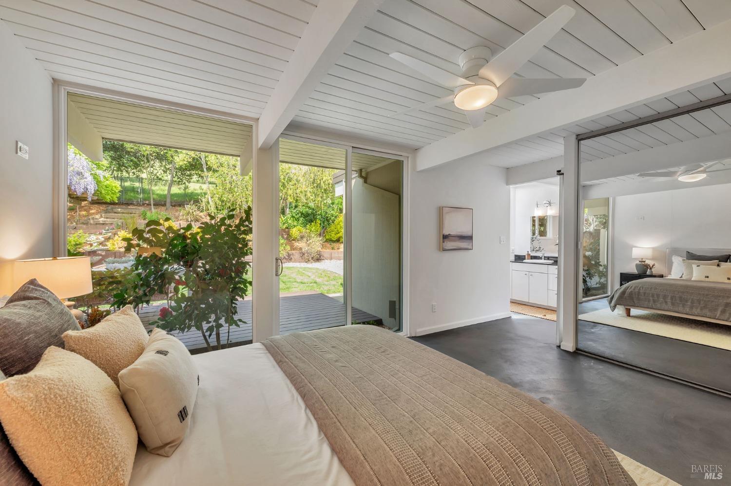 96 Golden Hinde Blvd