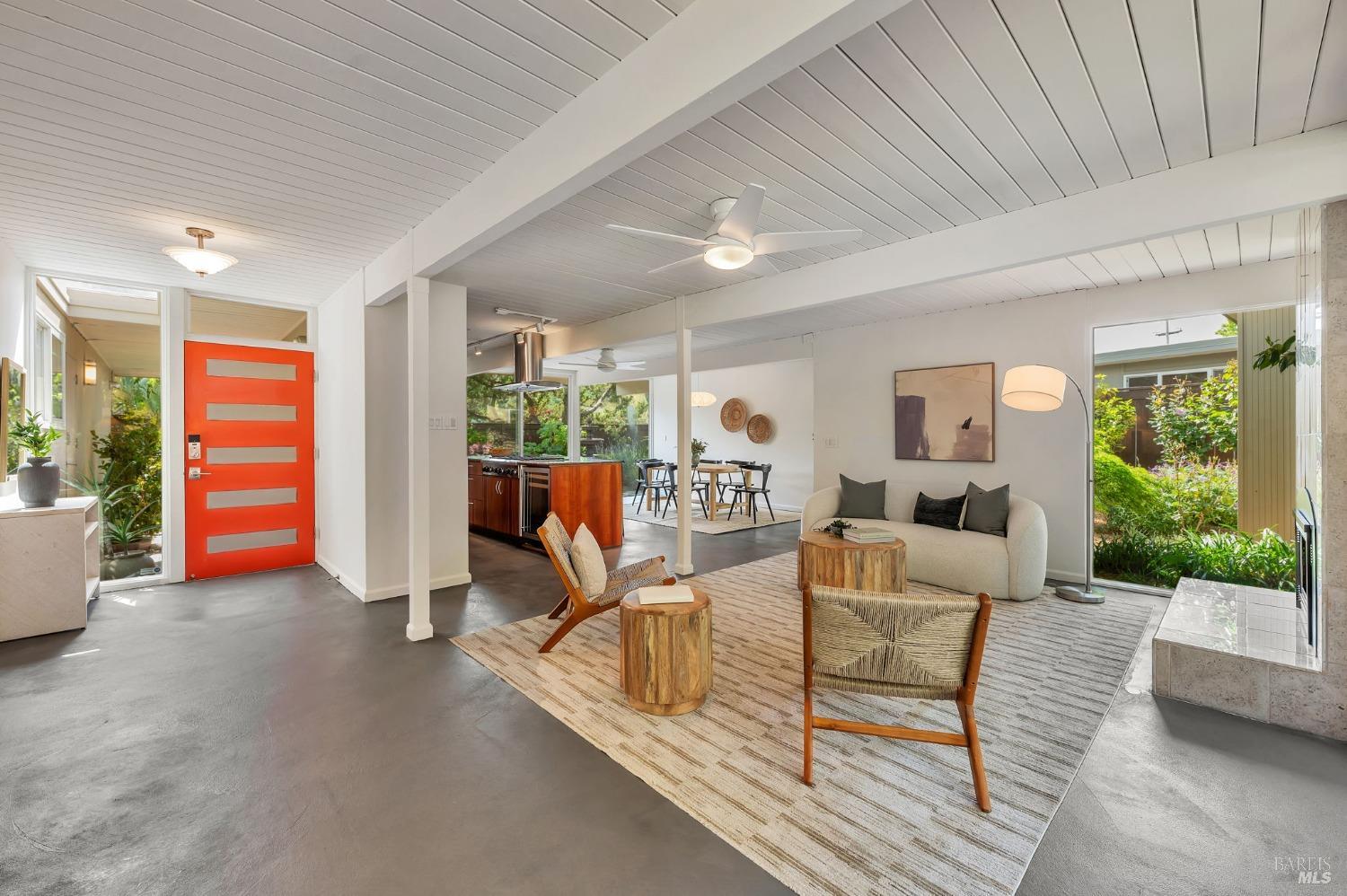 96 Golden Hinde Blvd