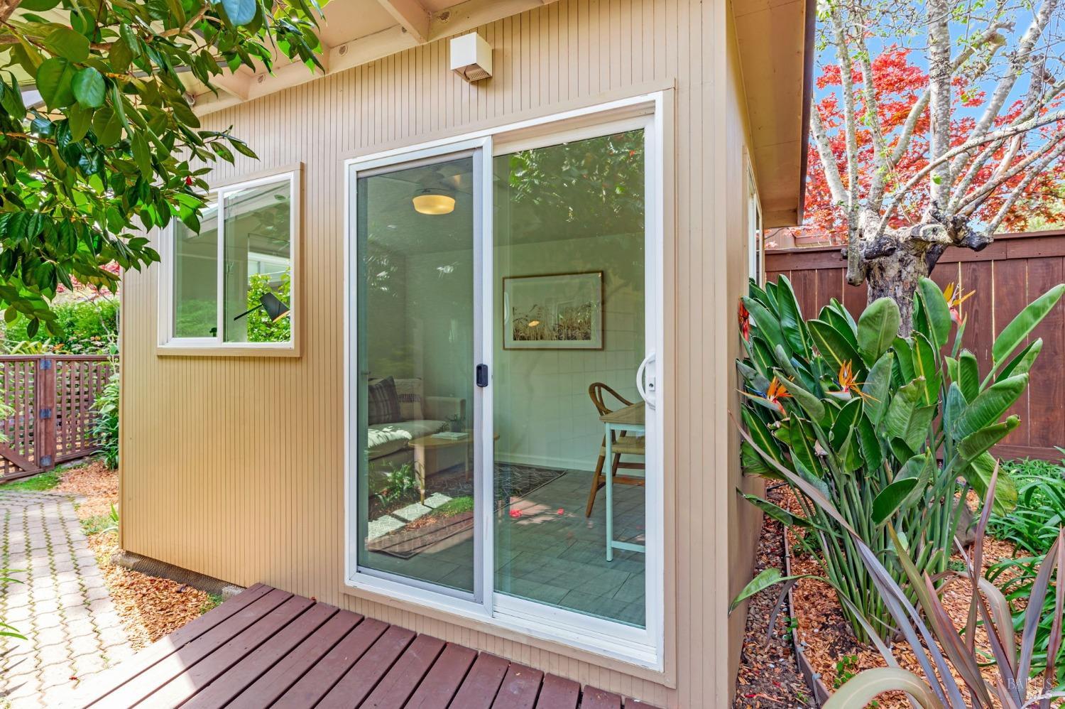 96 Golden Hinde Blvd