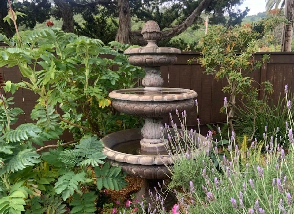 96 Golden Hinde Blvd