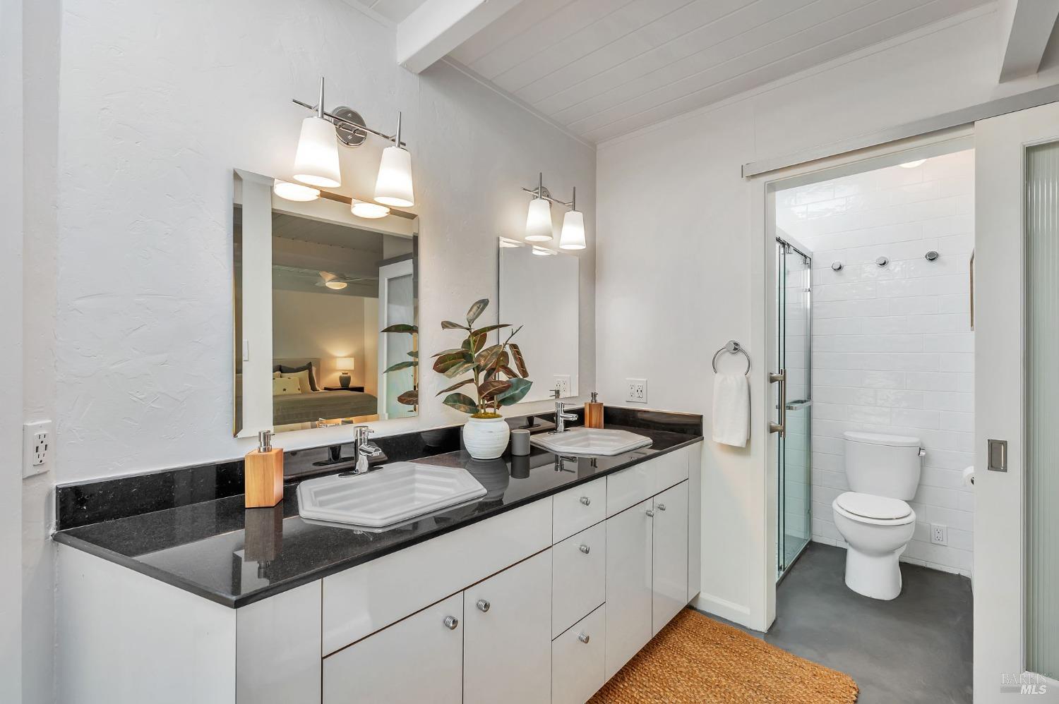 96 Golden Hinde Blvd