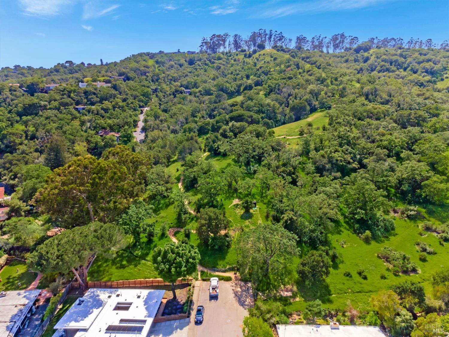 96 Golden Hinde Blvd