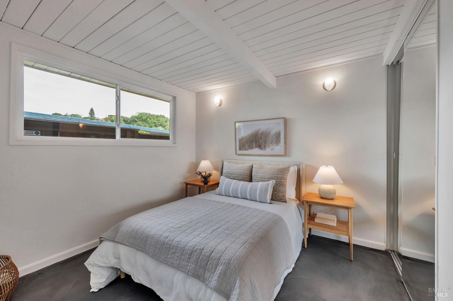 96 Golden Hinde Blvd