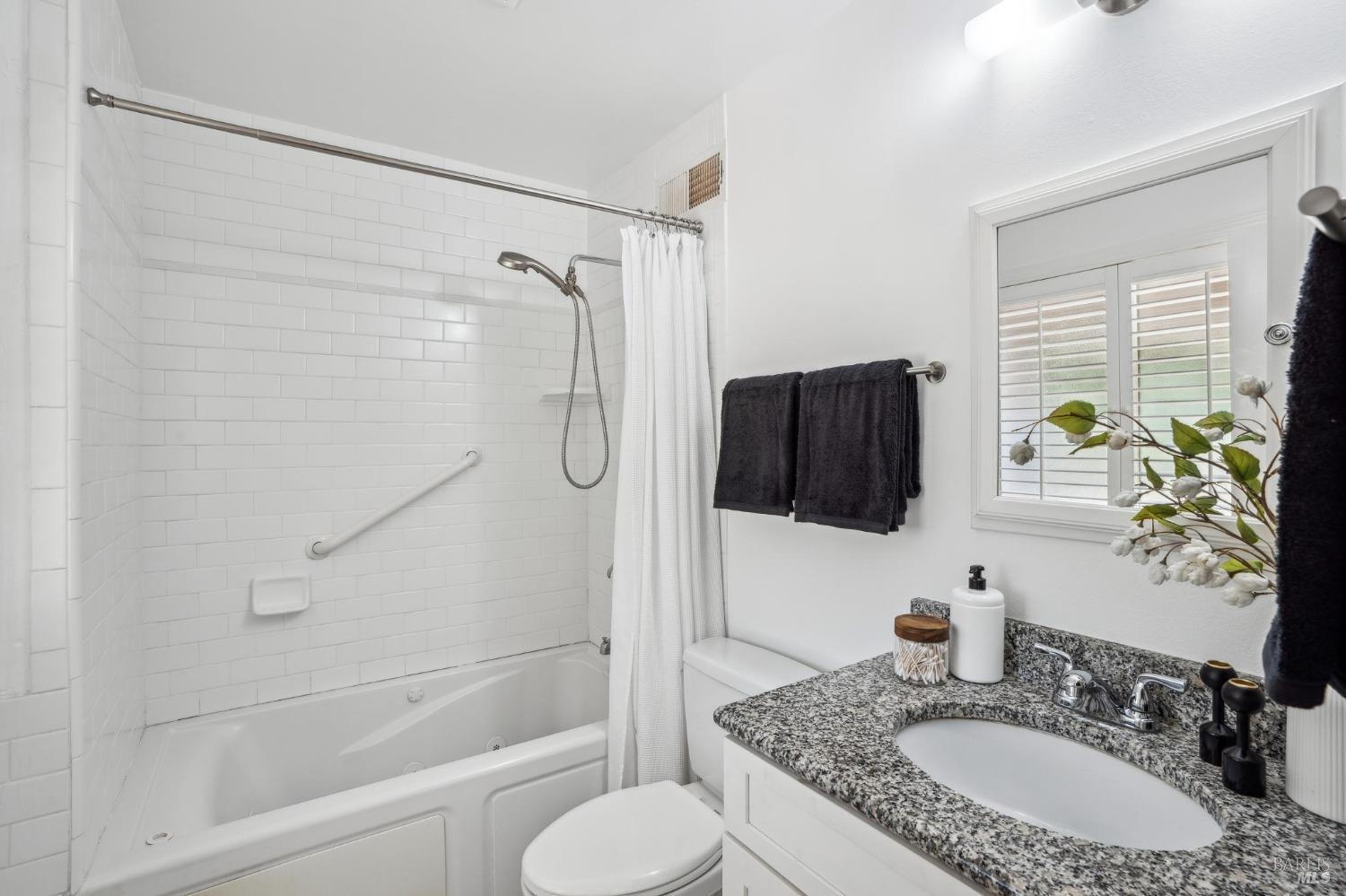 15 Twelveoak Hill Dr