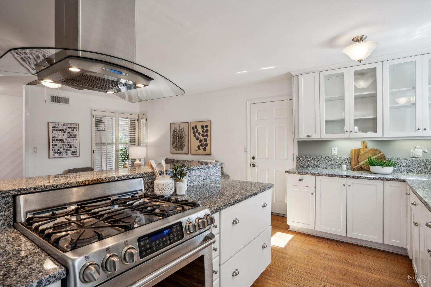 15 Twelveoak Hill Dr