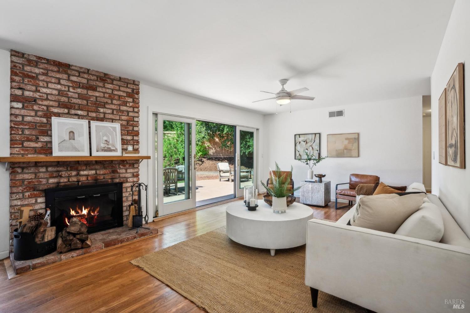 15 Twelveoak Hill Dr