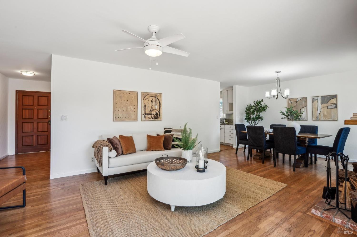 15 Twelveoak Hill Dr