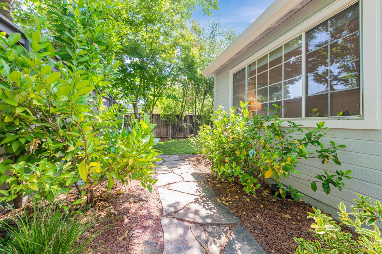 124 Ignacio Valley Cir