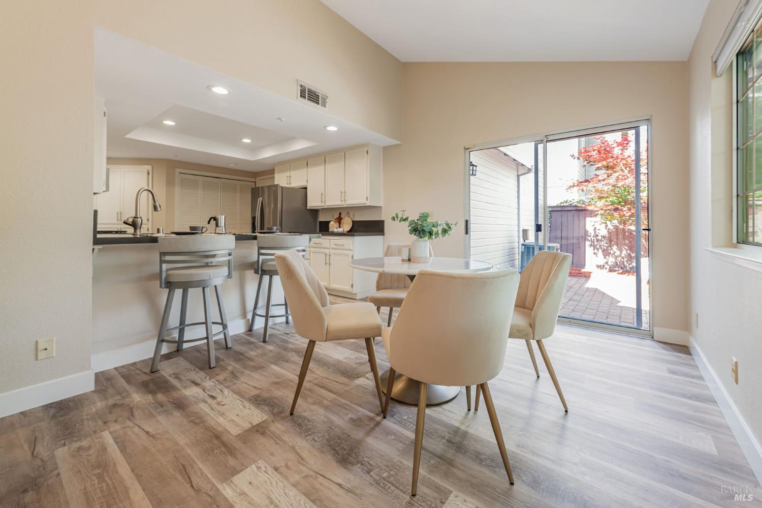 124 Ignacio Valley Cir