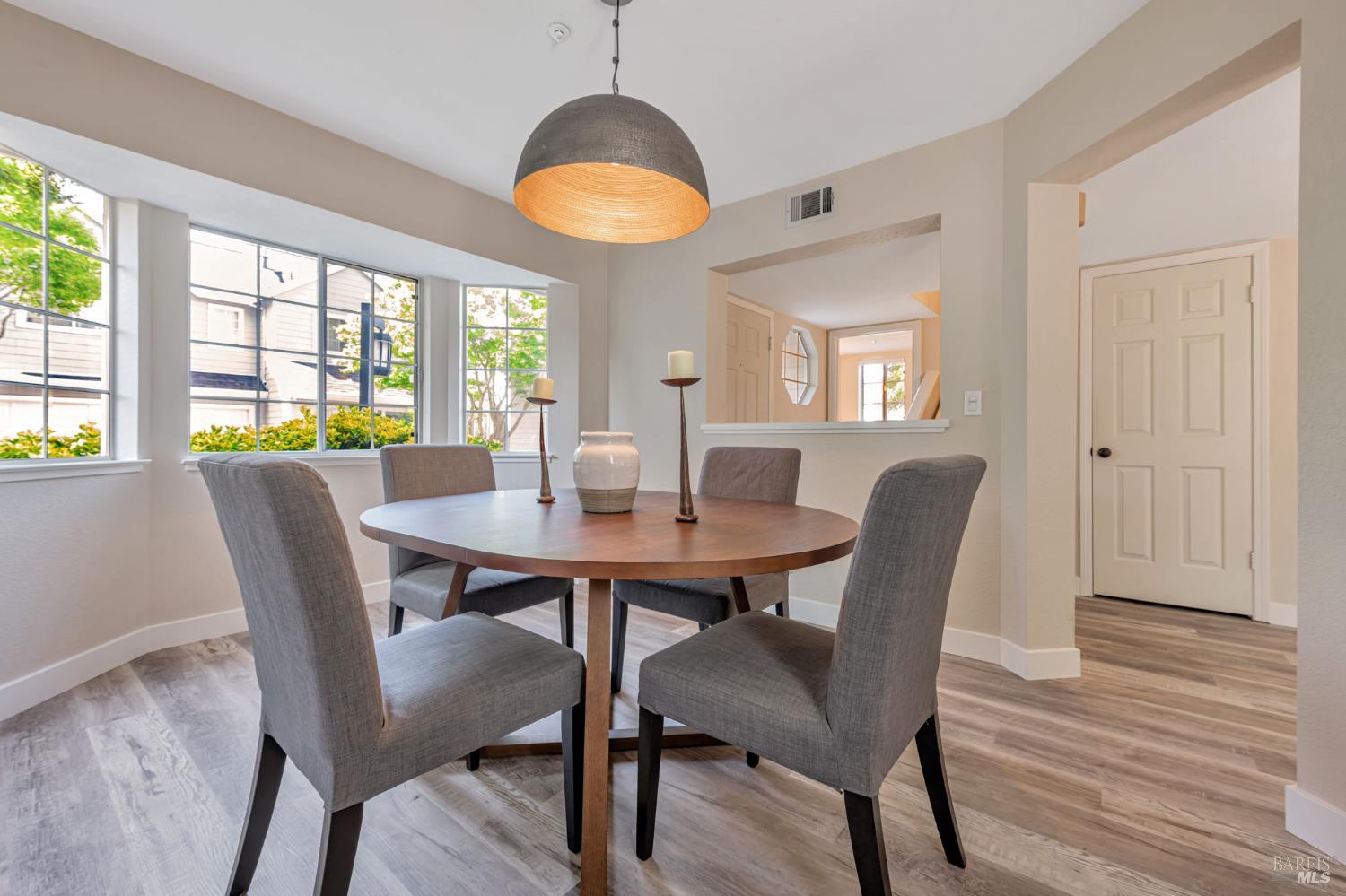 124 Ignacio Valley Cir