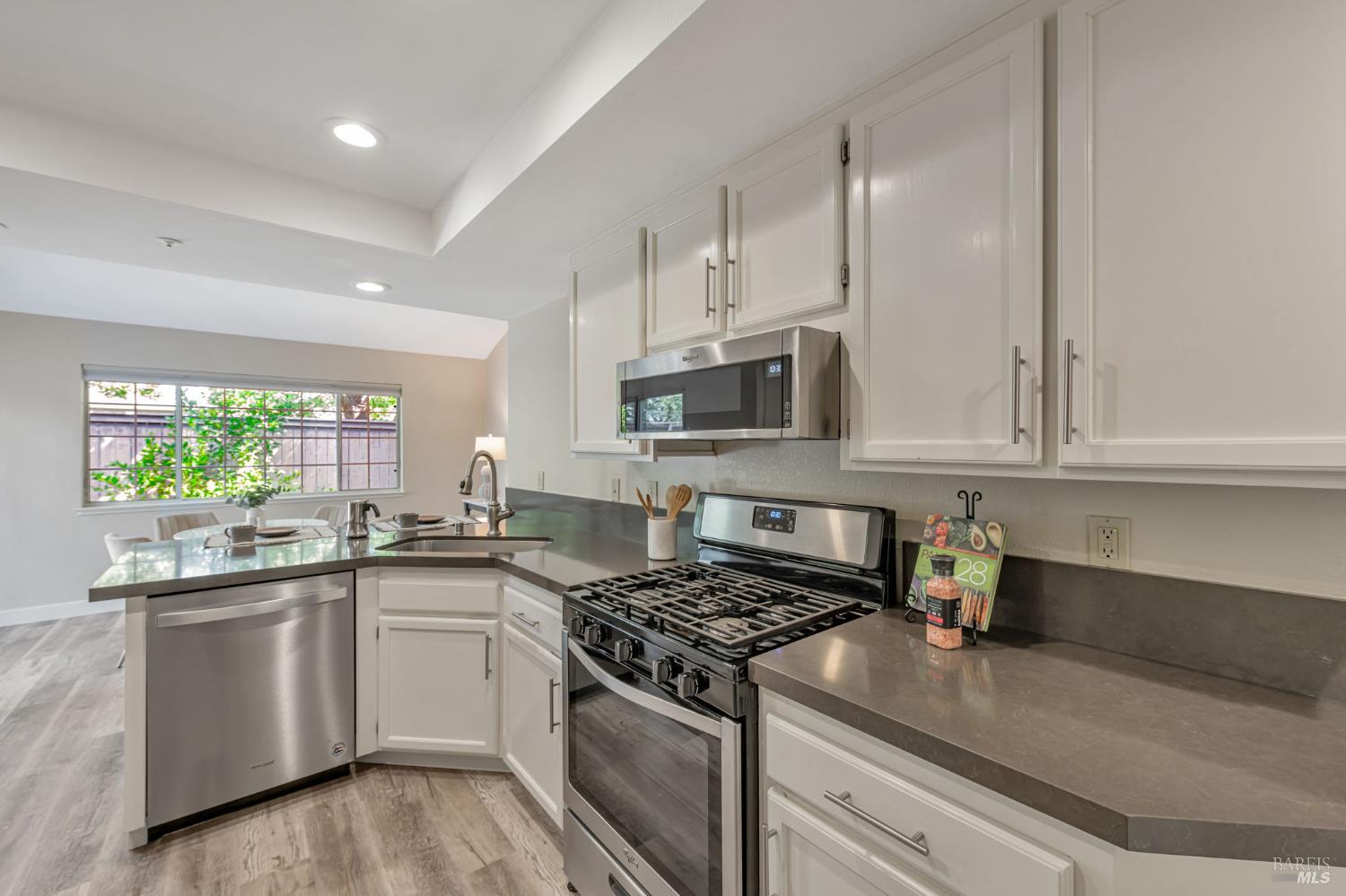 124 Ignacio Valley Cir