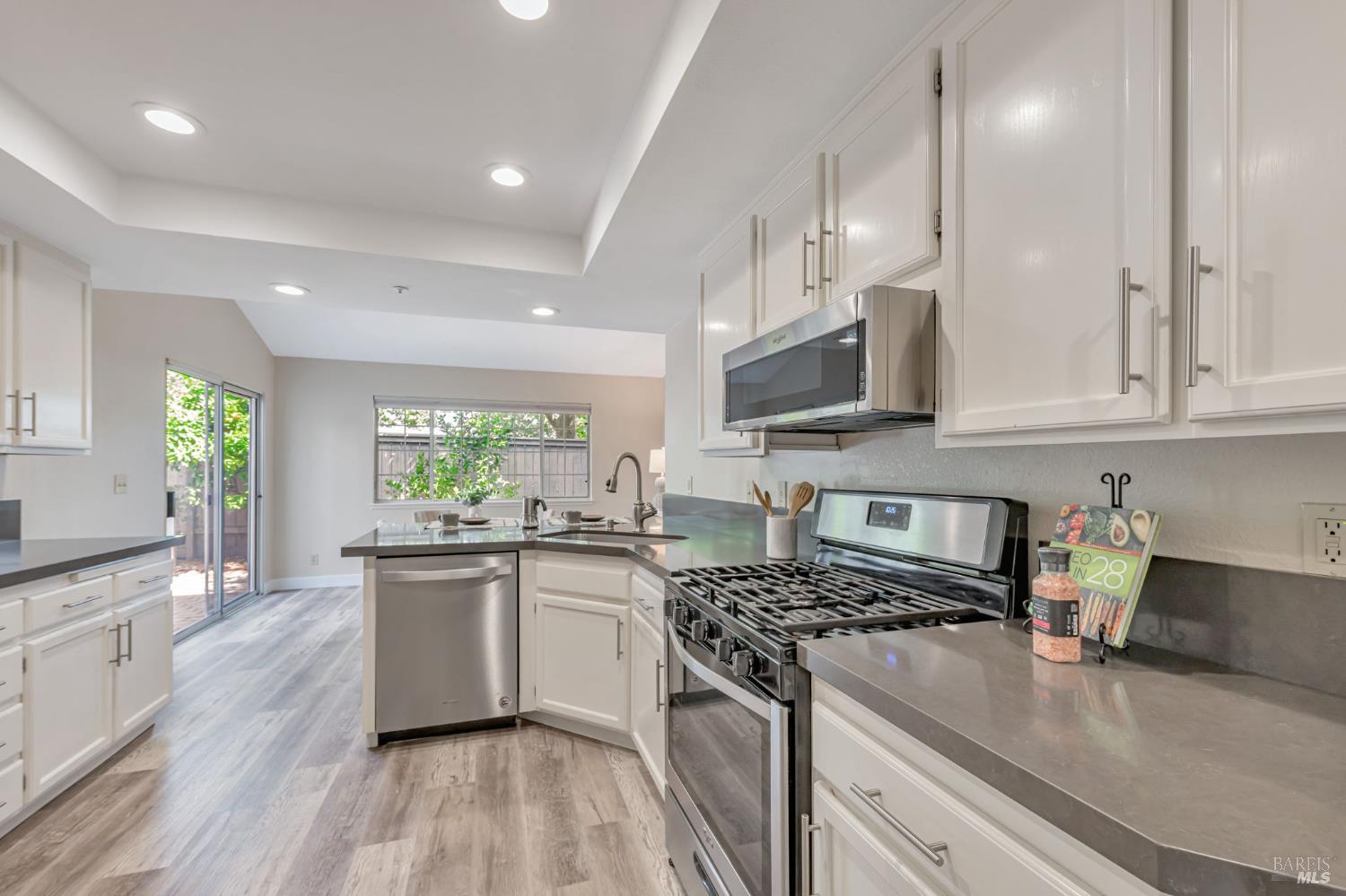 124 Ignacio Valley Cir