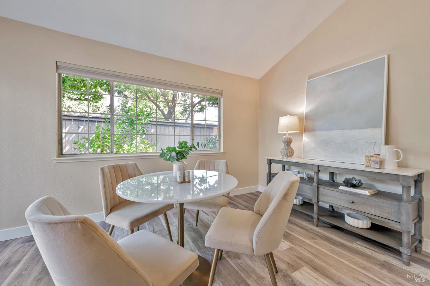 124 Ignacio Valley Cir