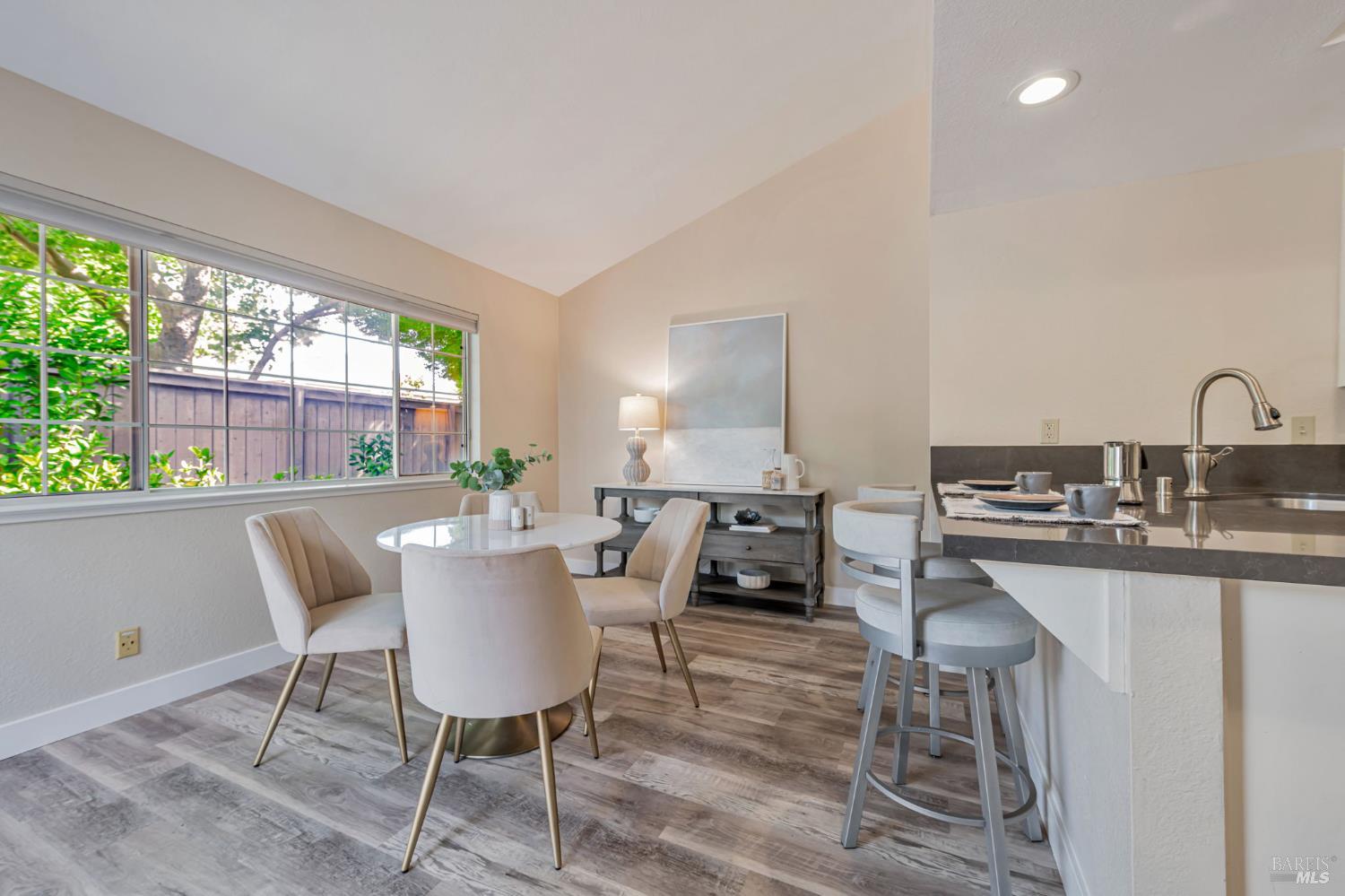 124 Ignacio Valley Cir