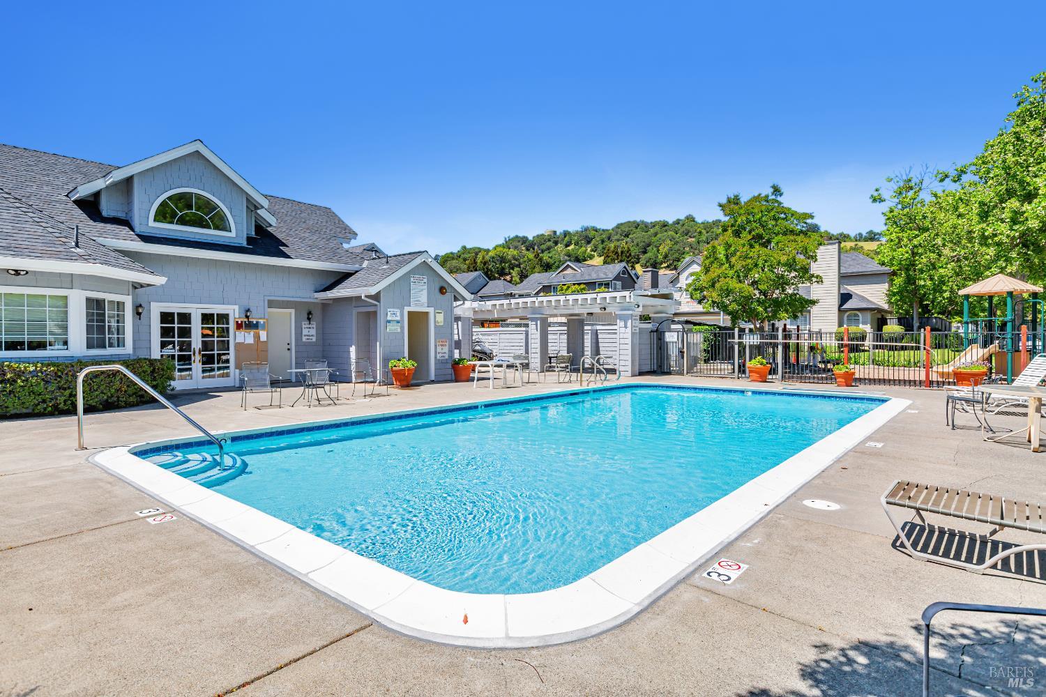 124 Ignacio Valley Cir