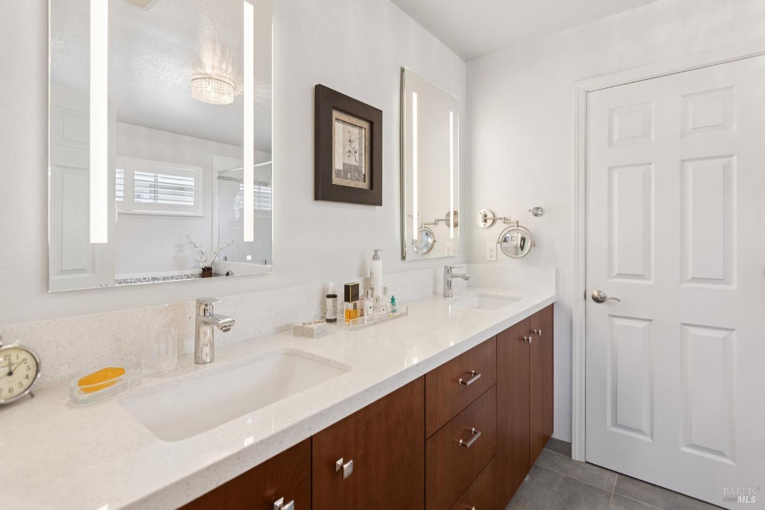 128 Baypoint Dr