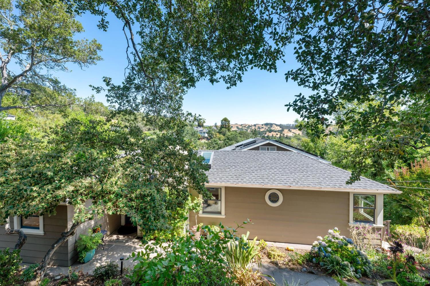 144 Mellville Ave