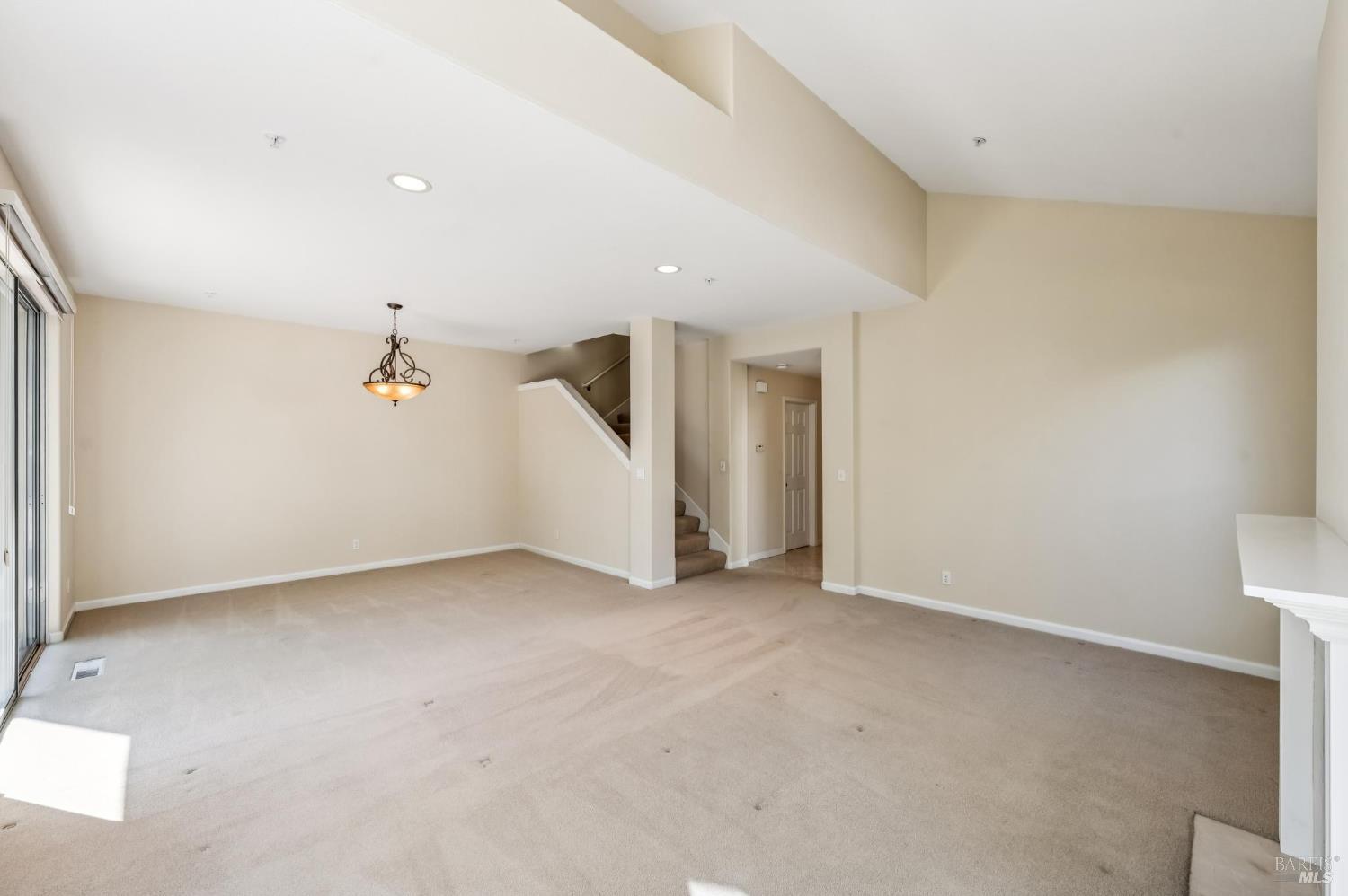 5 Bay Point Village Dr