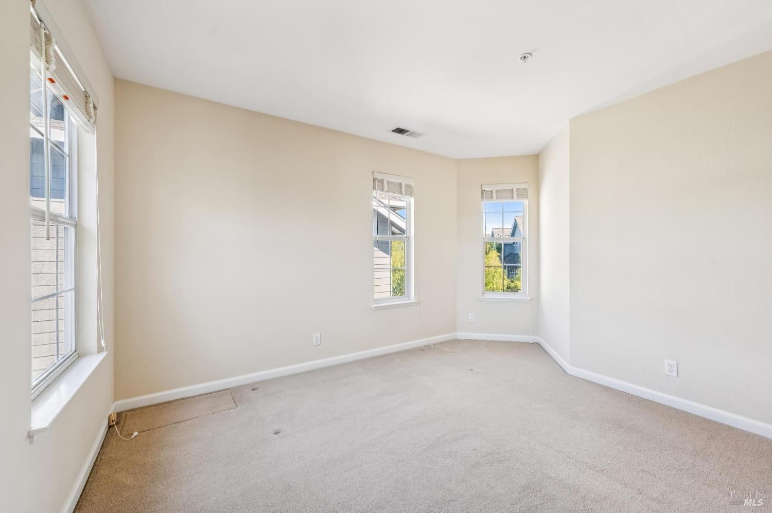 5 Bay Point Village Dr