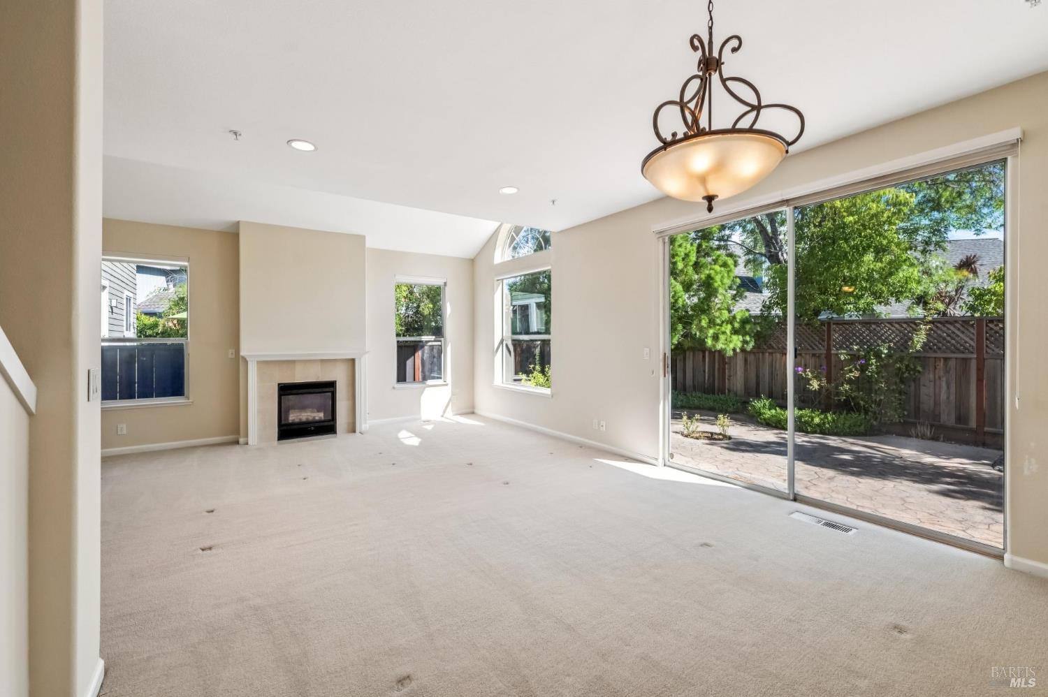 5 Bay Point Village Dr