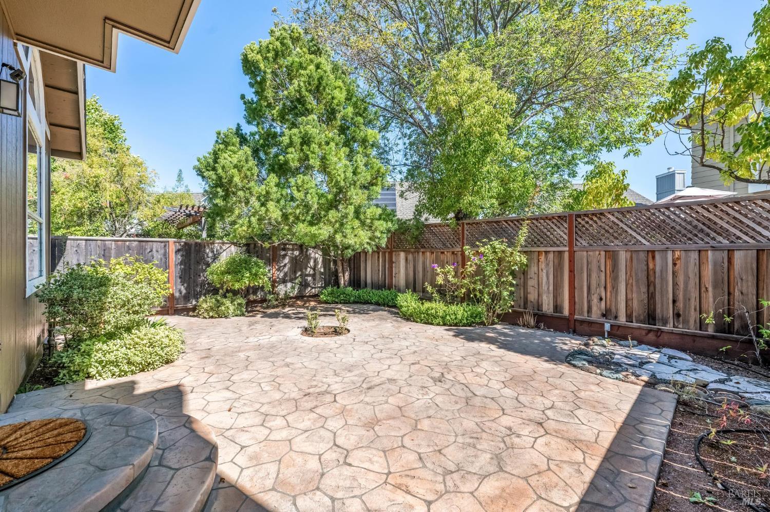 5 Bay Point Village Dr