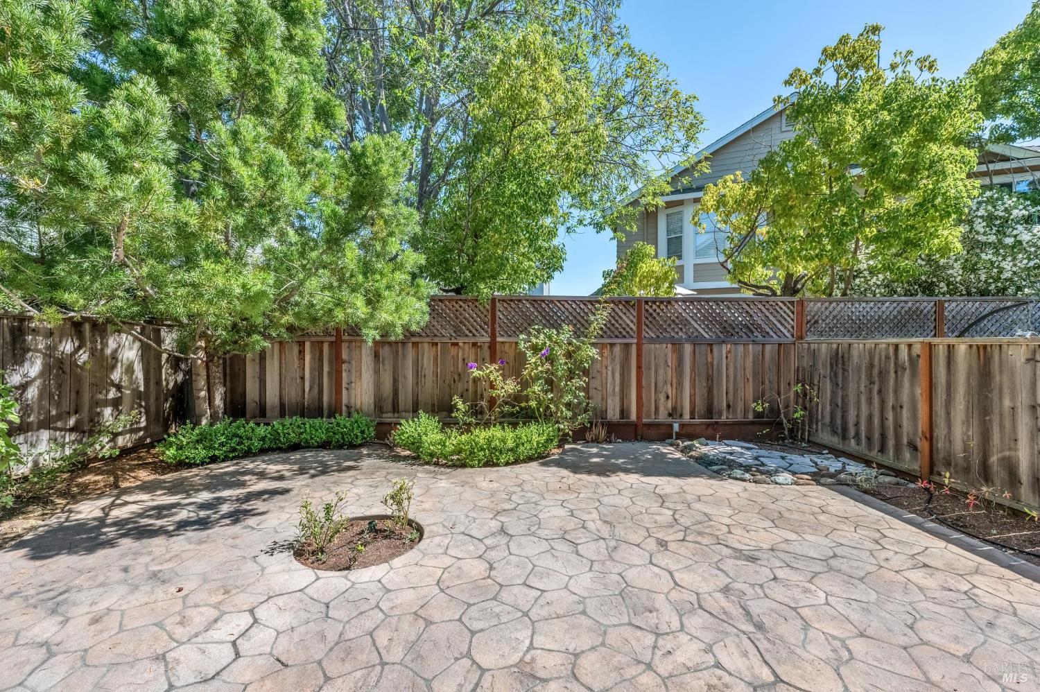 5 Bay Point Village Dr