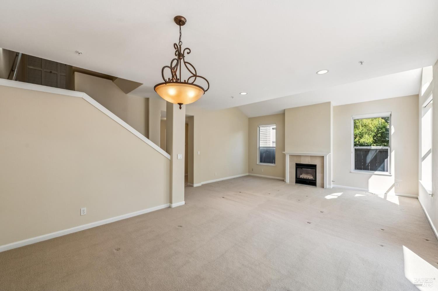 5 Bay Point Village Dr