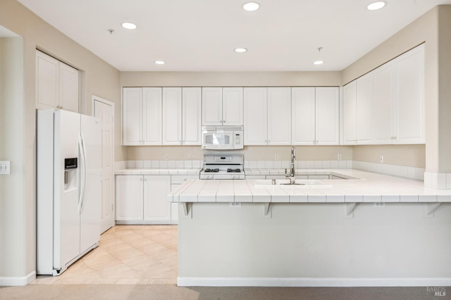 5 Bay Point Village Dr