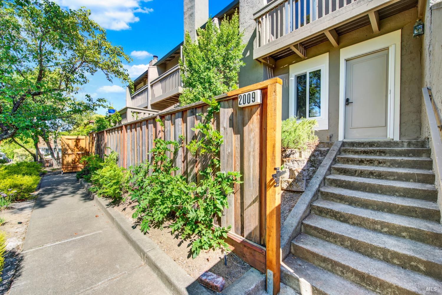 2009 Hawthorne Terrace