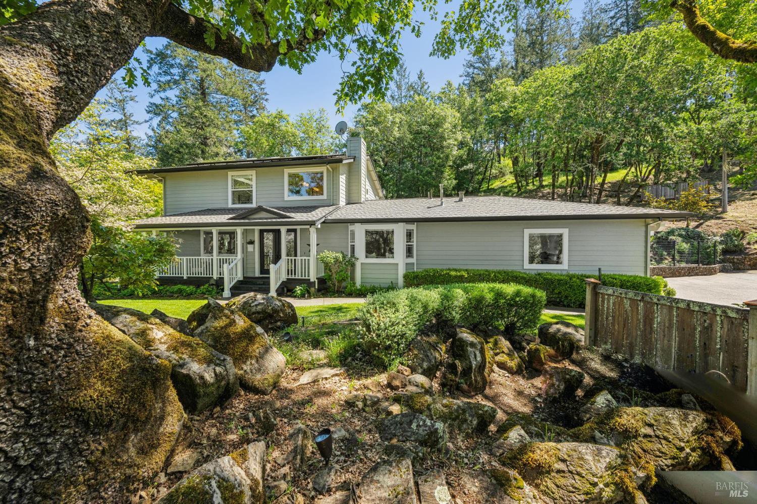 2546 Cresta Road