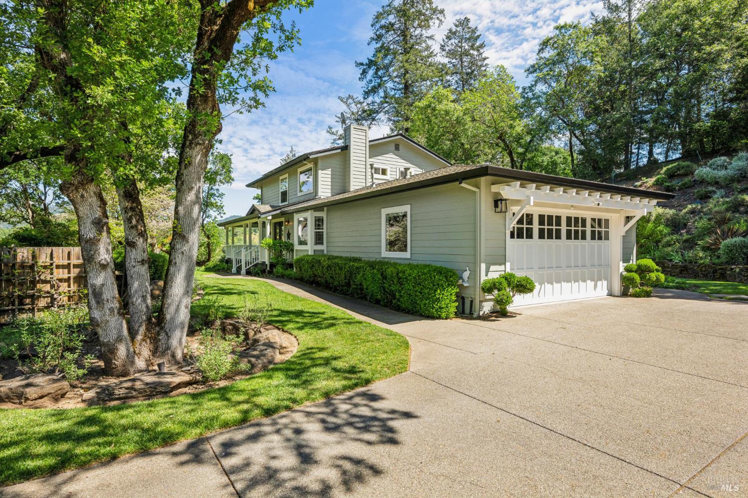 2546 Cresta Road