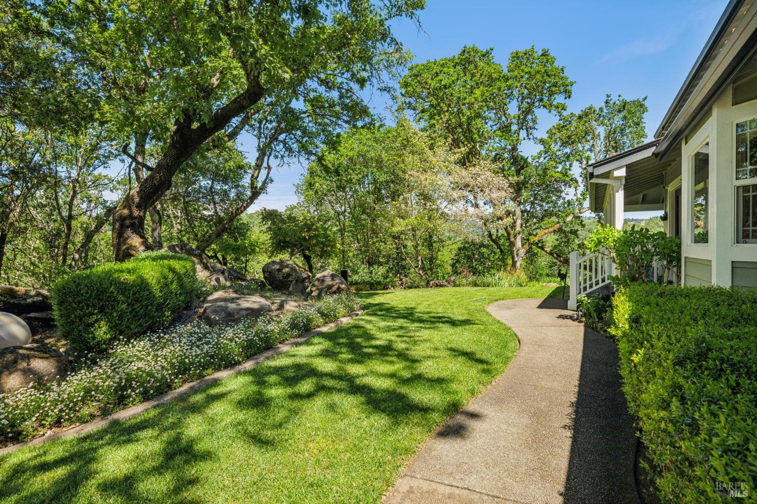 2546 Cresta Road
