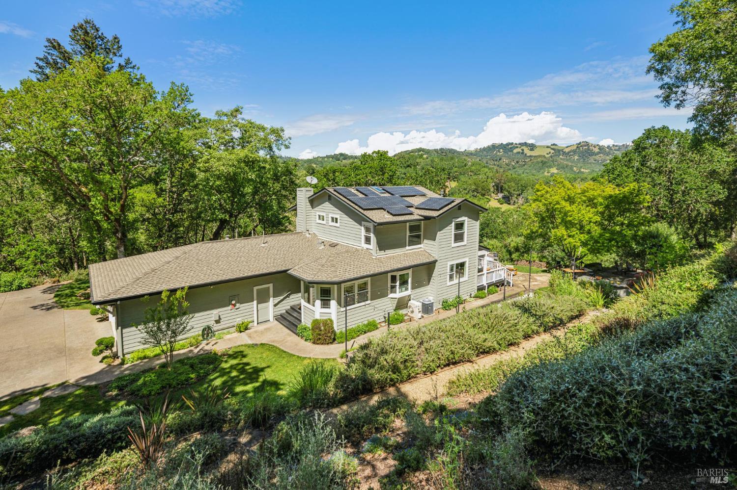 2546 Cresta Road