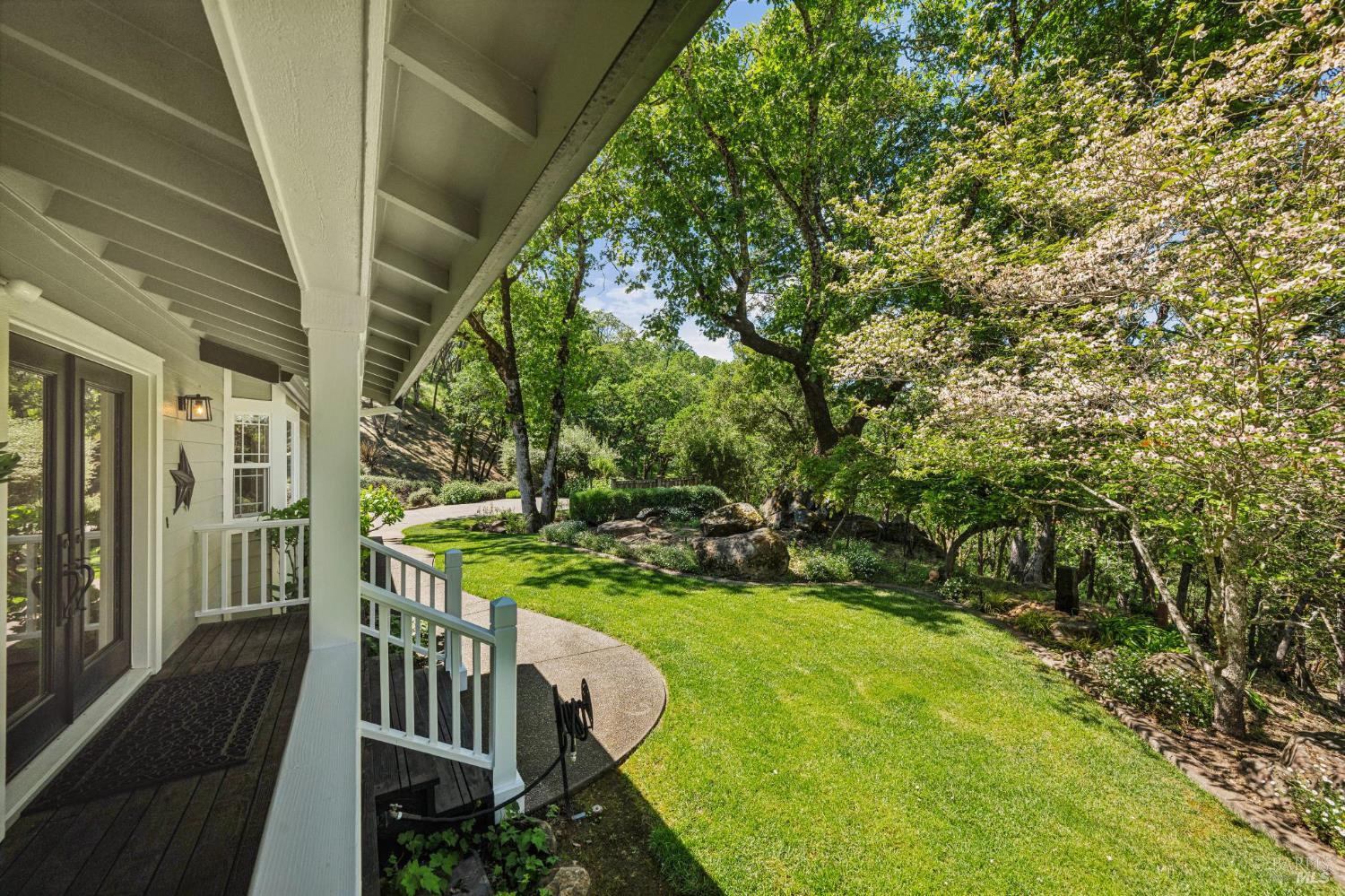 2546 Cresta Road