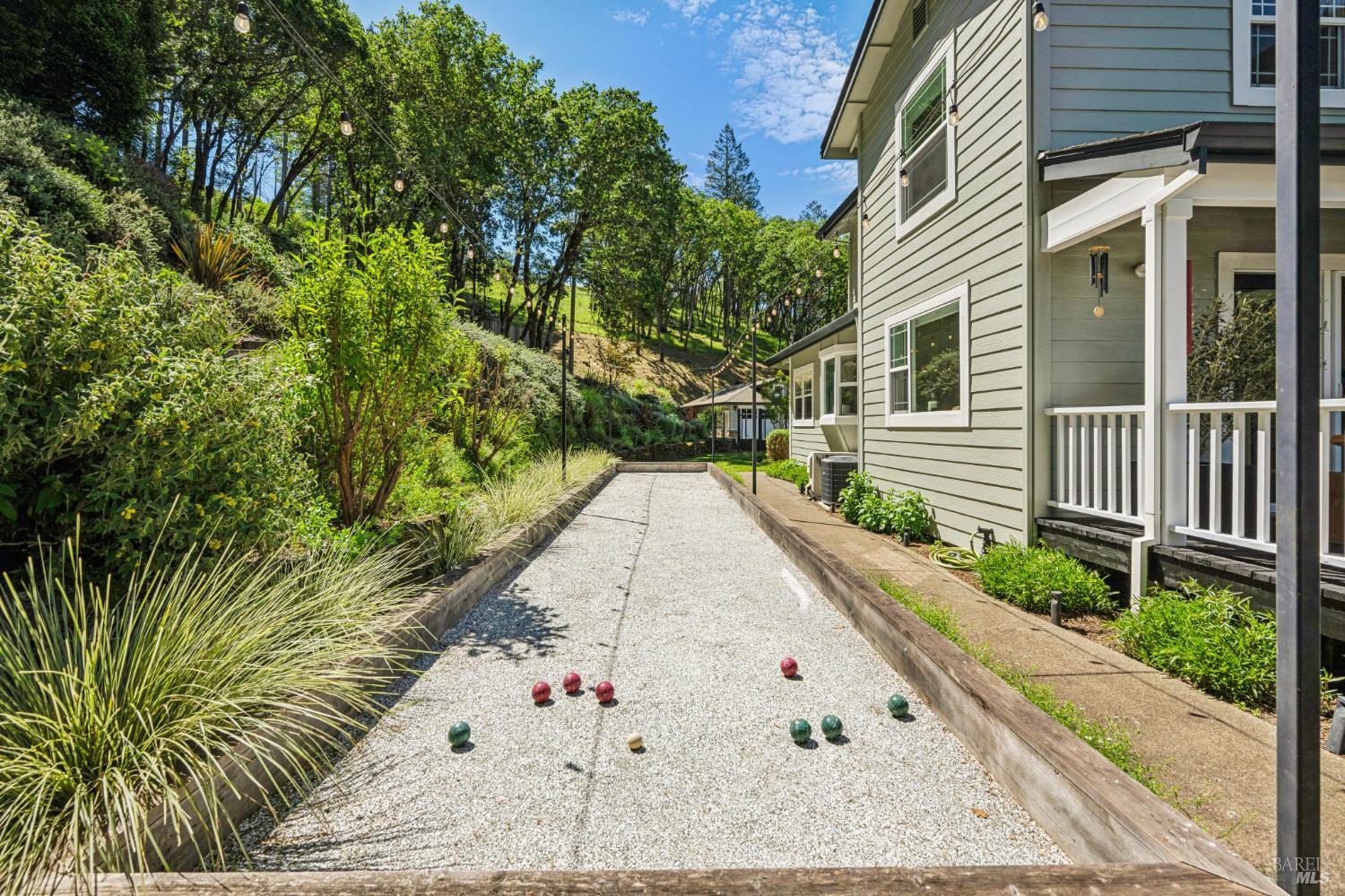 2546 Cresta Road
